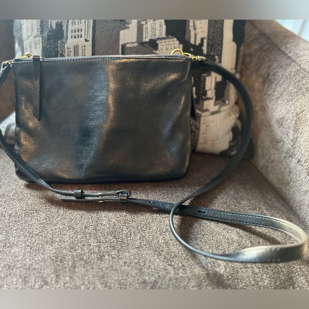 Fossil Devon black leather shoulder / crossbody with gold hardware
